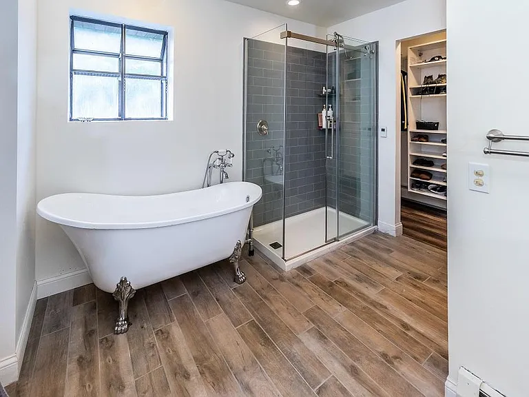 3010 Fairview Rd SW — Photo 6