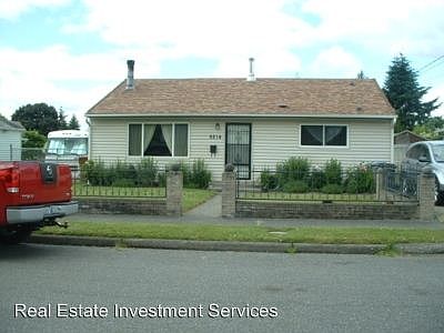 1st image of 6814 S Thompson Ave