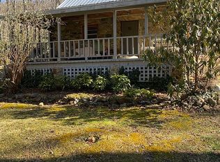 127 Lake Dr, Topton, NC 28781