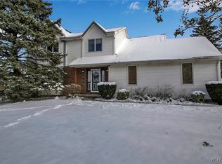 2 Sunshine Dr, Amherst, NY 14228