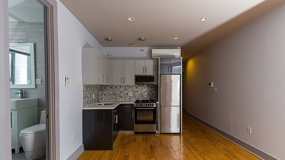 1st image of 292 Bedford Ave APT 10