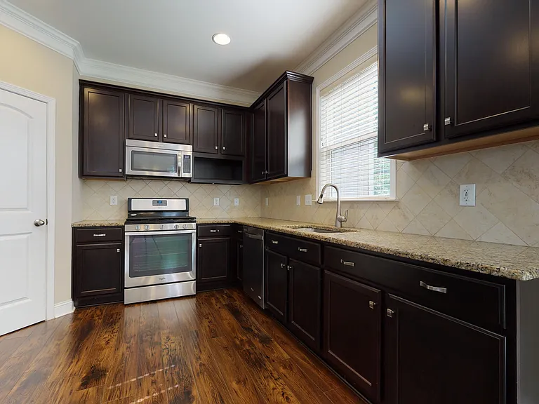 1415 Glenwater Dr — Photo 8