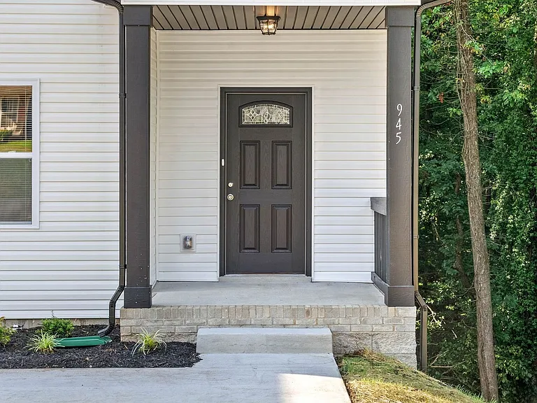 945 Cumberland Dr — Photo 4