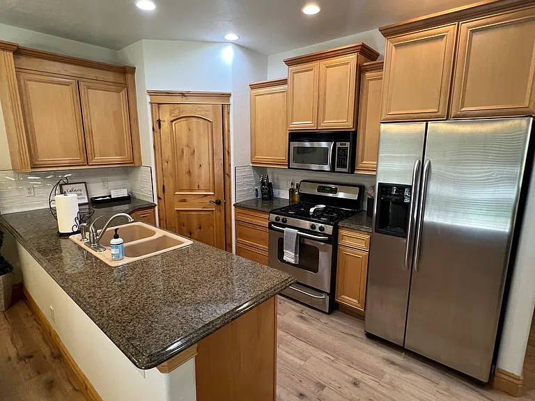 1051 W Willow Lake Loop — Photo 4