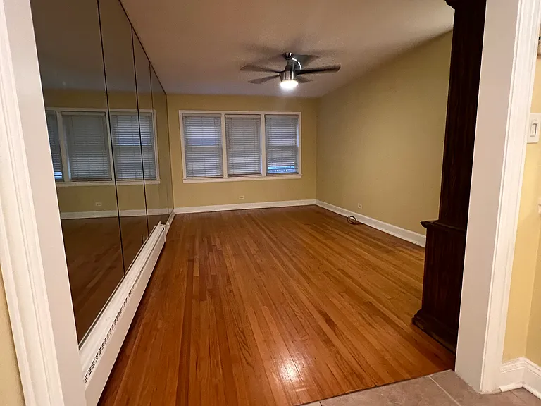 2837 W Summerdale Ave #1W — Photo 4