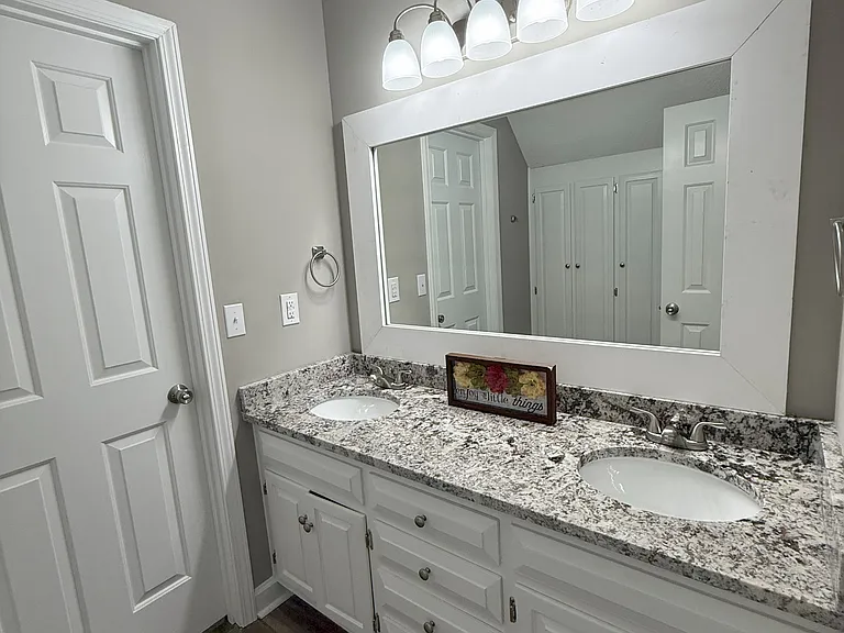 1050 Aiken Rd — Photo 7