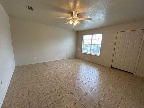 4th image of 1505 Dugger Cir APT B