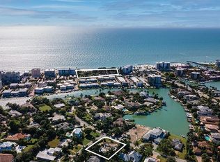 346 Hawser Ln, Naples, FL 34102