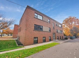 1218 Fennell Ave E #5, Hamilton, ON L8T 1T2