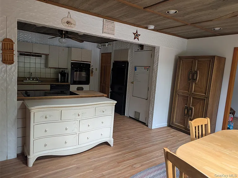 45 Sunken Meadow Rd — Photo 8