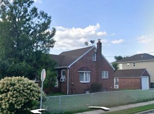 86 Remsen Ave, Hempstead, NY 11550