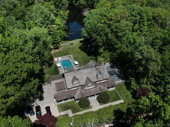 533 Valley Road, New Canaan, CT 06840