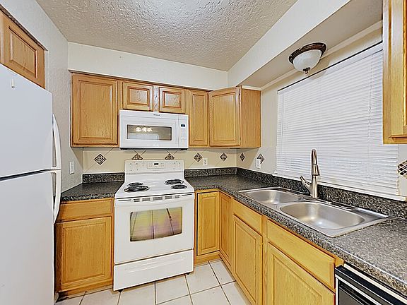 3rd image of 2534 Princeton Ave