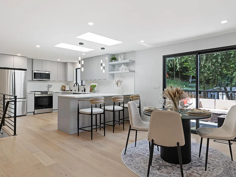 SE 96th Pl — Photo 4