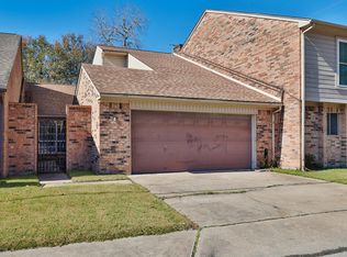 615 N Valderas St, Angleton, TX 77515