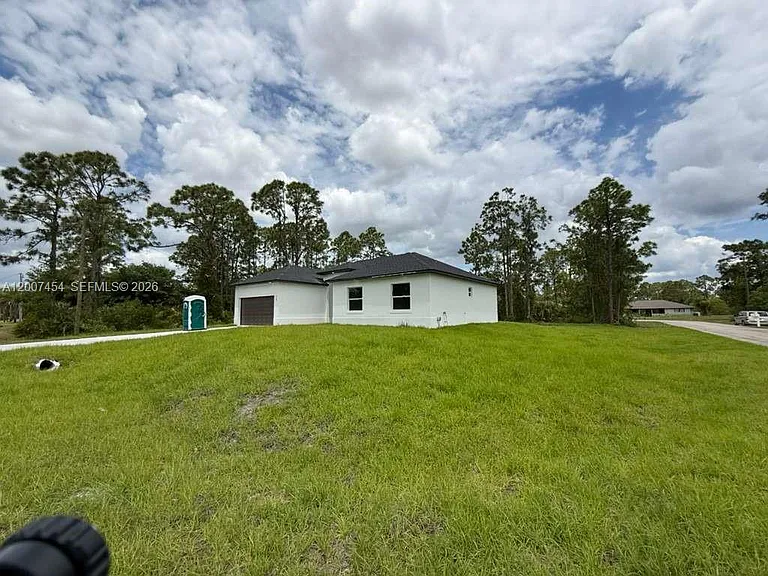 723 Epps Brown St E — Photo 6
