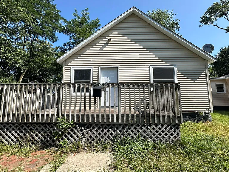 514 Miller St — Photo 10