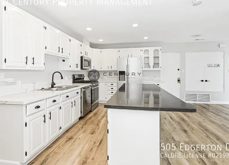 505 Edgerton Dr — Photo 11