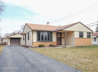 3000 Swallow Ln, Rolling Meadows, IL 60008