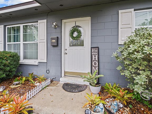 4th image of 3126 Dalehurst Drive W