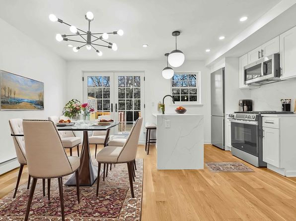 3951 45th St, Long Island City, NY 11104