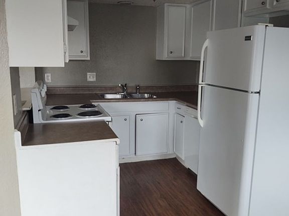 5th image of 1006 Faris St APT A