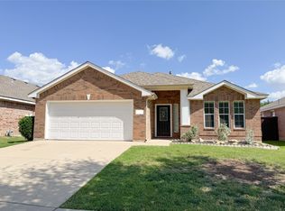 8916 Georgetown Pl, Fort Worth, TX 76244