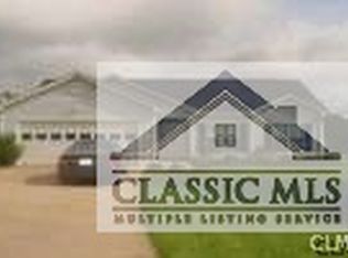 1332 Crest View Dr, Winder, GA 30680