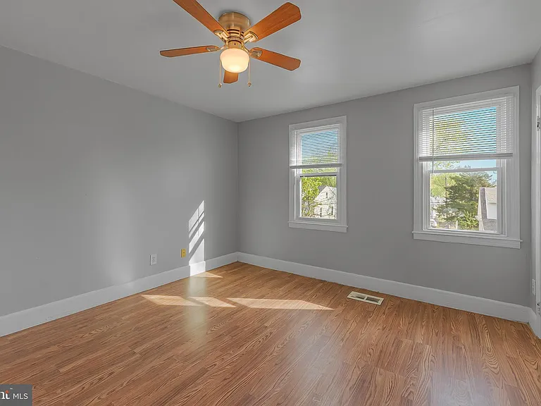 4517 Woodlea Ave — Photo 11