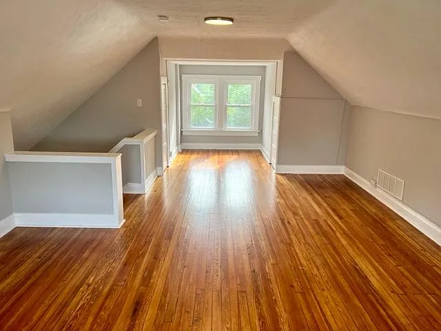 770 Linwood Ave — Photo 15