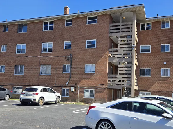 61 Vandenburgh Ave APT 15, Troy, NY 12180