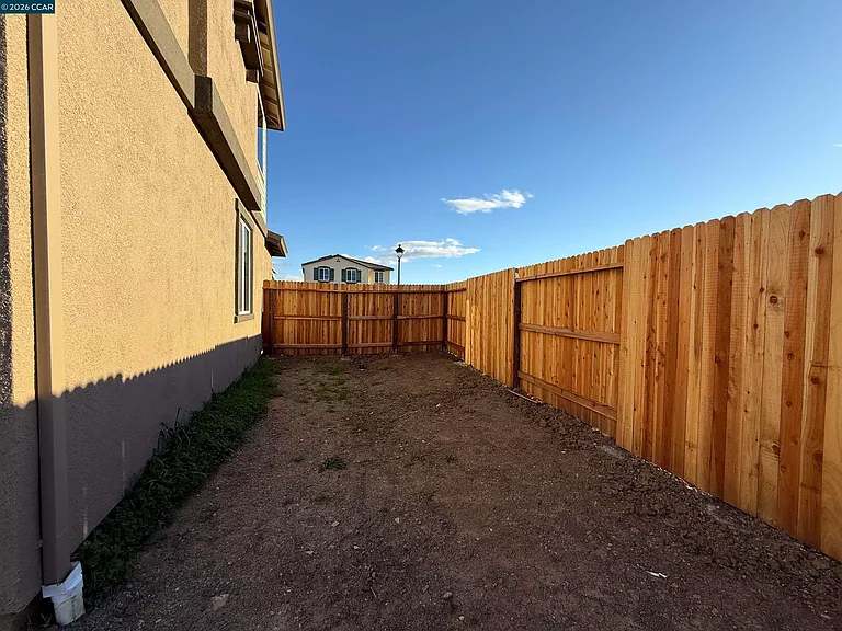626 Shefford Dr — Photo 18