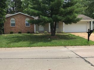 1308 Trails Dr, Fenton, MO 63026