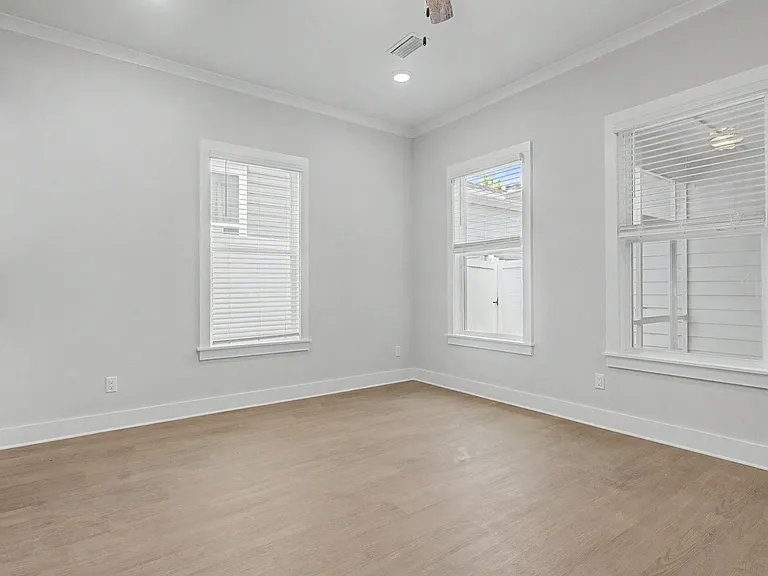 4065 Four Oaks Blvd — Photo 21