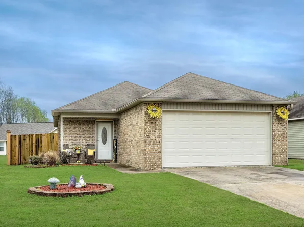 317 Saunders Dr, N Little Rock, AR 72117