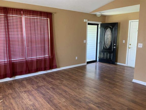 3rd image of 508 Wooden Duck St