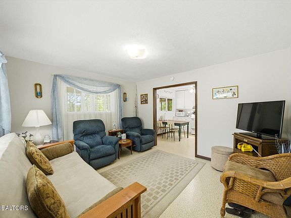 3rd image of 1547 Millstone Beach Rd