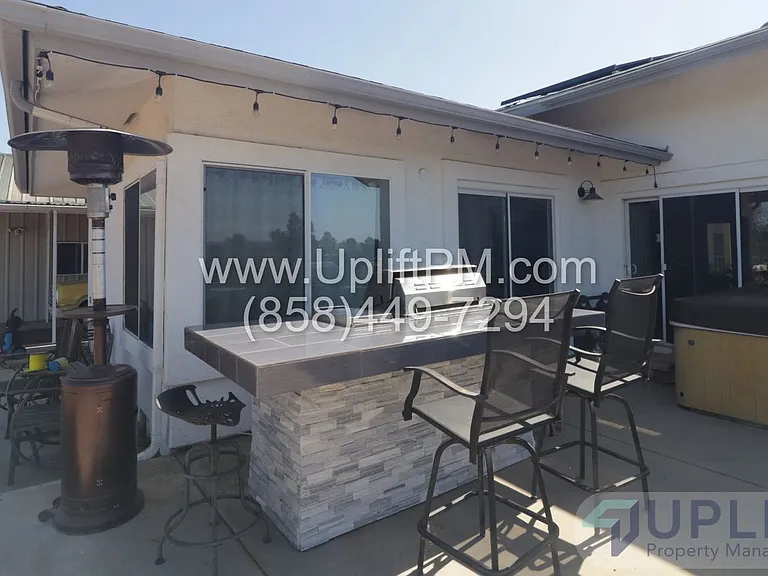 1425 Cedar St — Photo 11