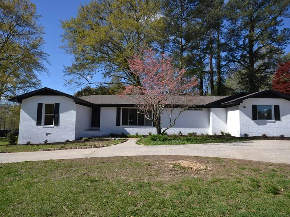 1701 Hayes St SW, Hartselle, AL 35640