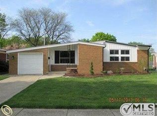 22706 Saint Joan St, Saint Clair Shores, MI 48080