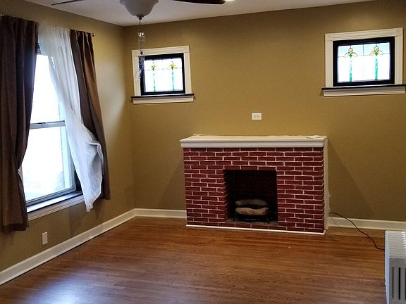 4th image of 4424 N Sawyer Ave #2