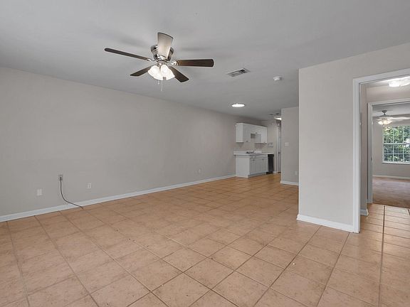 3rd image of 845 W Georgia St