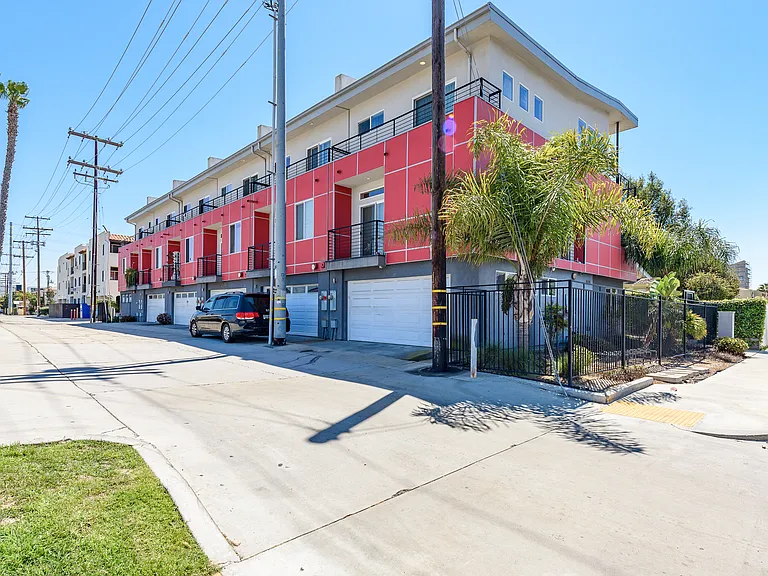 4221 Idaho St — Photo 53