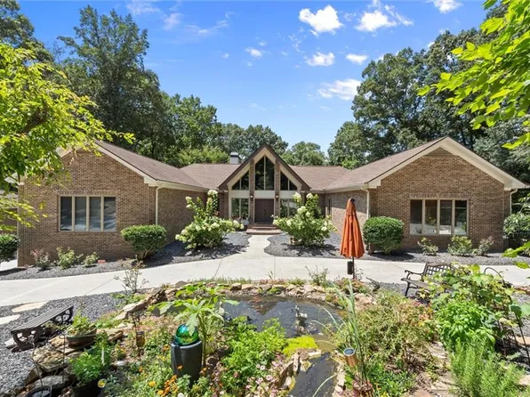 3686 Suwanee Creek Ct, Suwanee, GA 30024