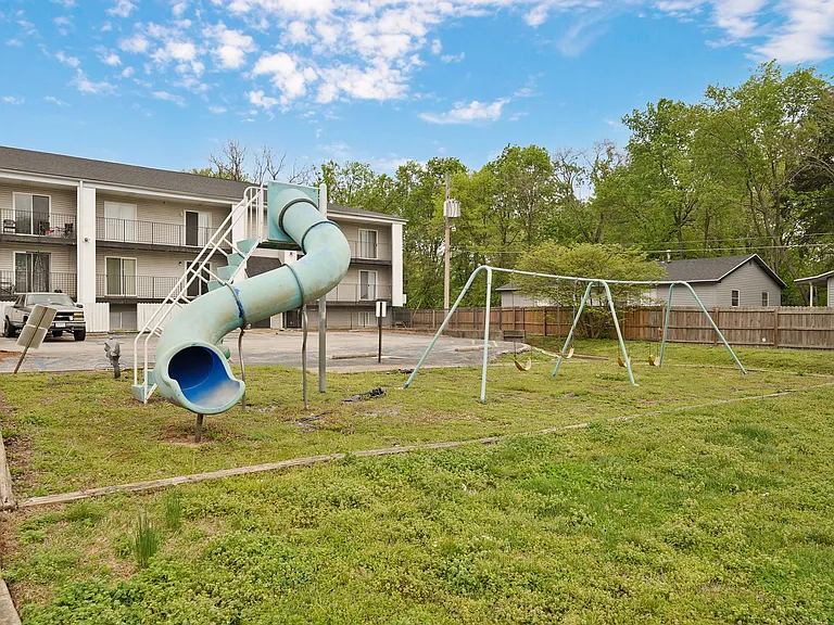 True North Apartments — Photo 14