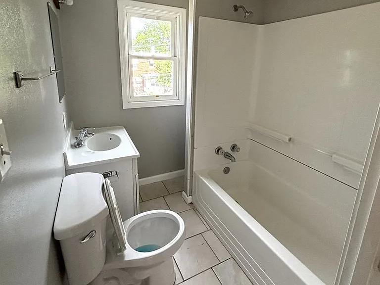 1254 W Mullan Ave — Photo 7