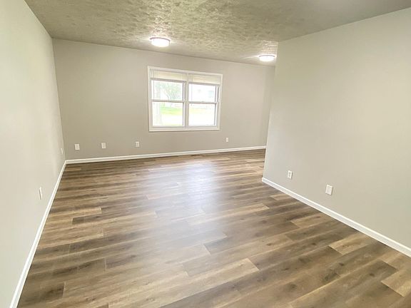 5th image of 836 Foxwood Dr