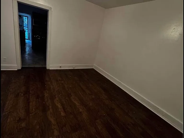 1640 Allengrove St #2 — Photo 10