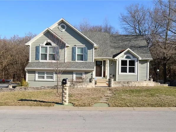 8581 Primrose St, De Soto, KS 66018