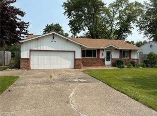 7573 Miami Rd, Mentor On The Lake, OH 44060